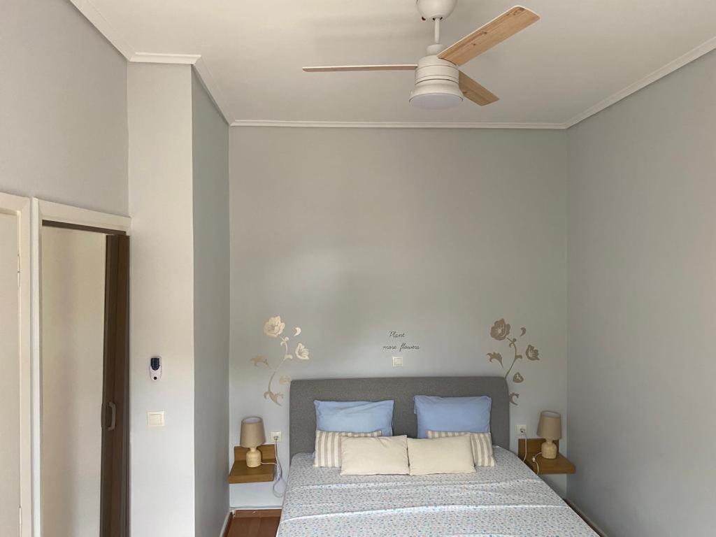 Cozy Seaside Studio In Lemos Vouliagmenis Athens Exterior photo